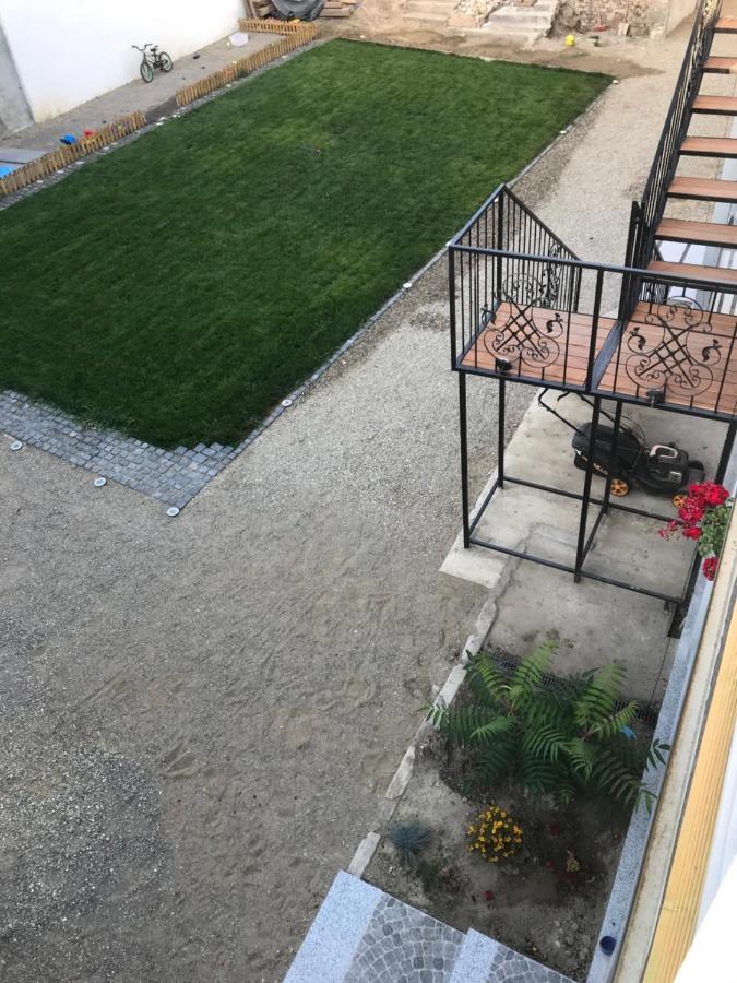 Garsoniera Delia Brasov Apartment Exterior photo