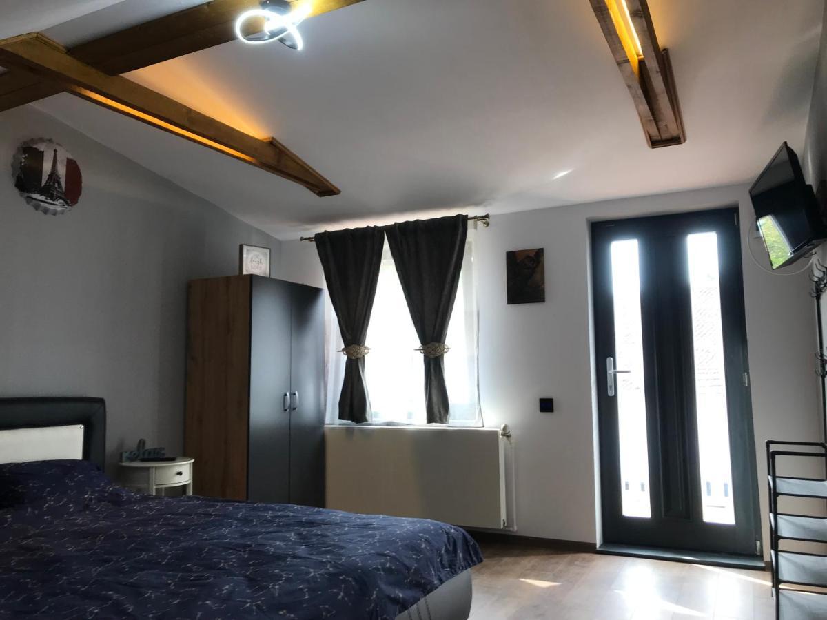 Garsoniera Delia Brasov Apartment Exterior photo